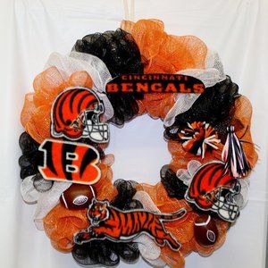 CINCINNATI BENGALS WREATH